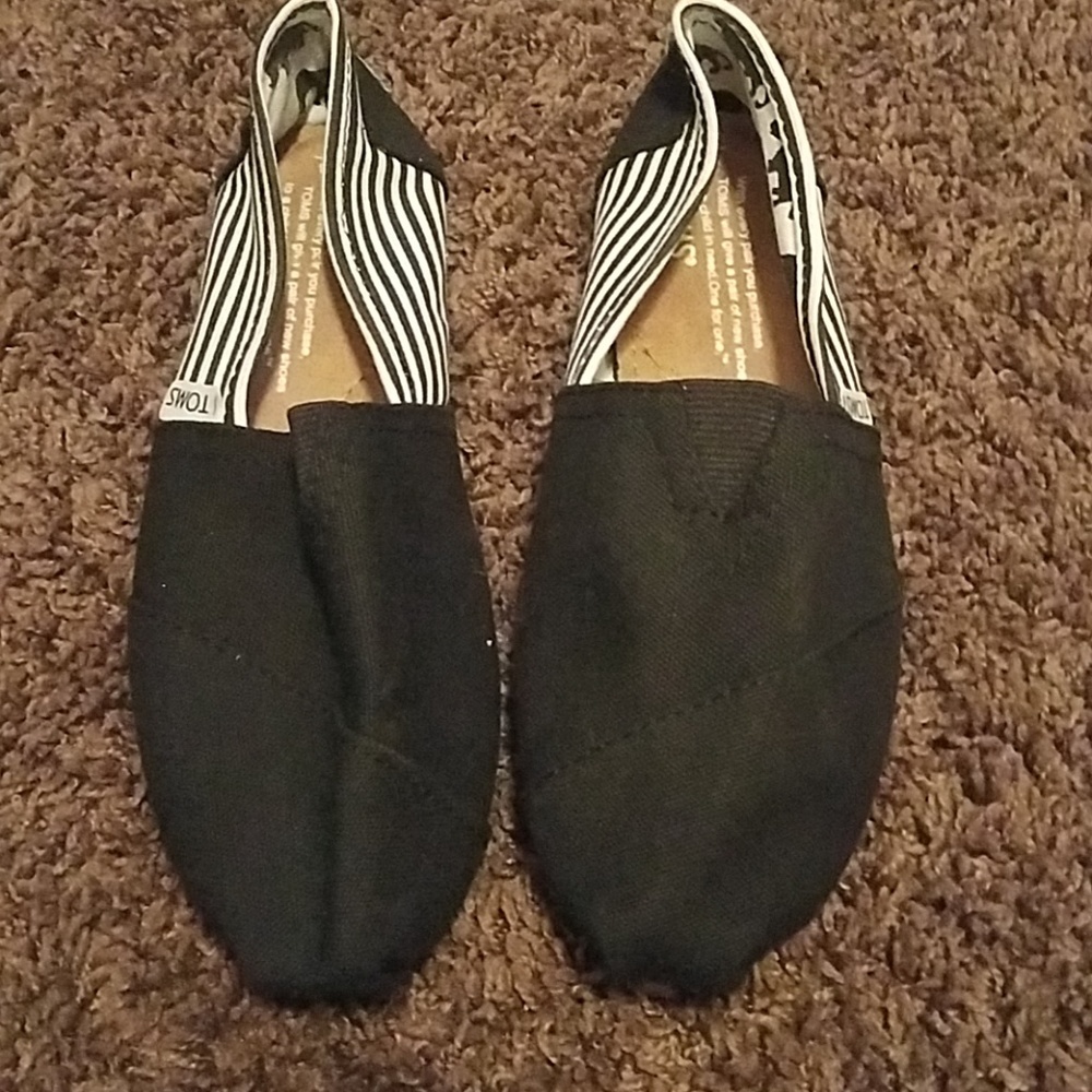 Tom's shoes